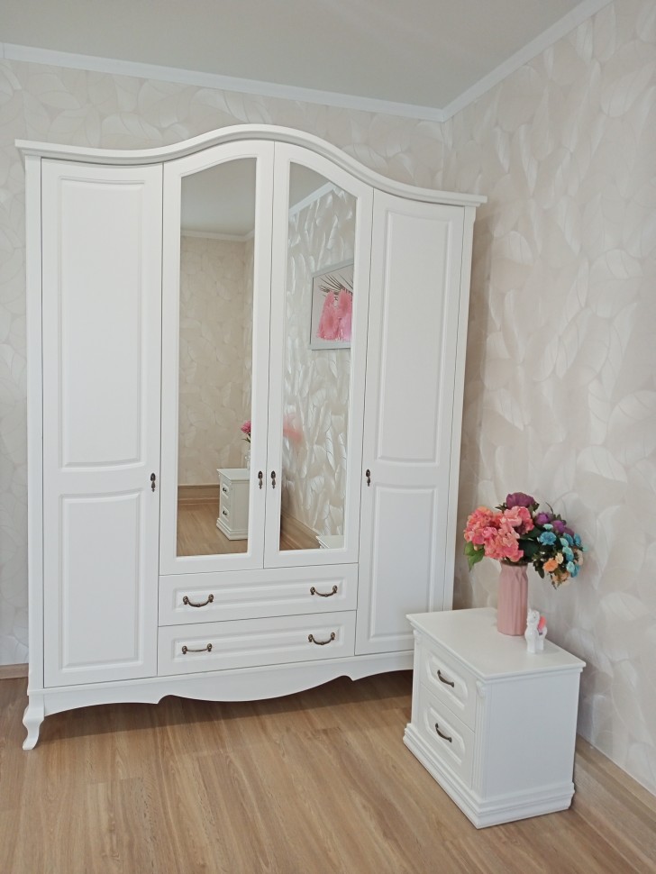 Шкаф "Авиньон" 4-х ств. с ящиками