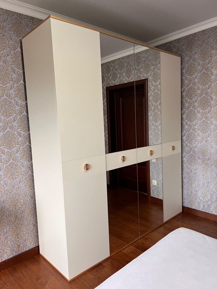 Шкаф Глория 4-х створчатый